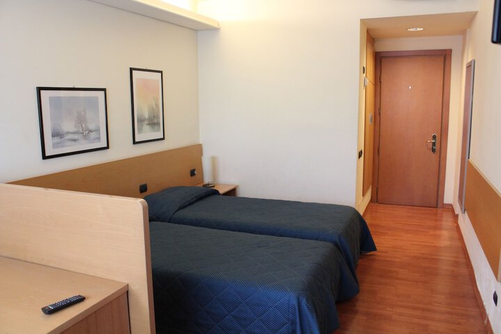 Room 10 of 45