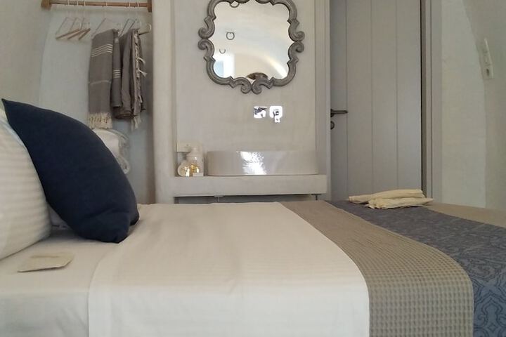 Room 4 of 50