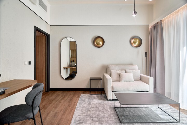 Room 13 of 80