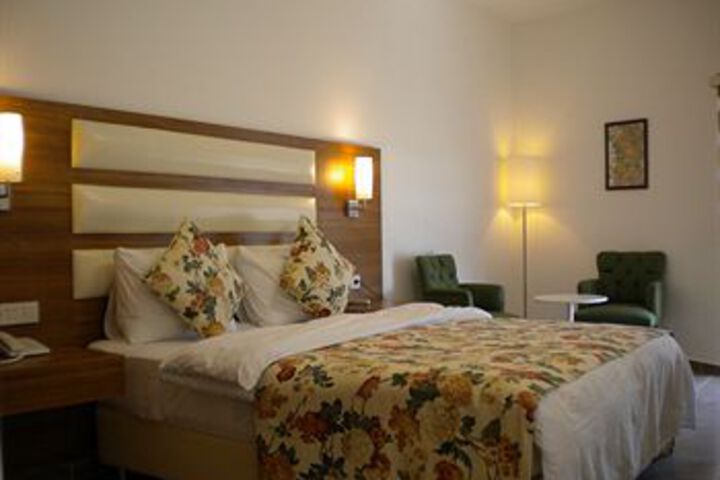 Room 15 of 30