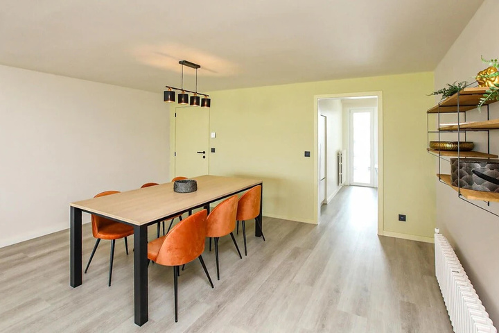 Room 2 of 17