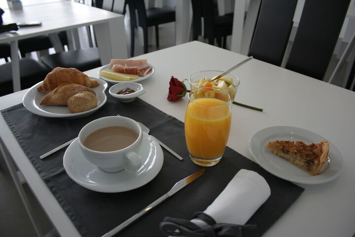 Breakfast/Coffee Service 27 of 50