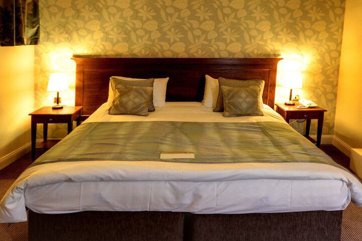 Room 9 of 27