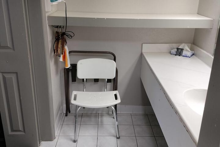 Room 68 of 190