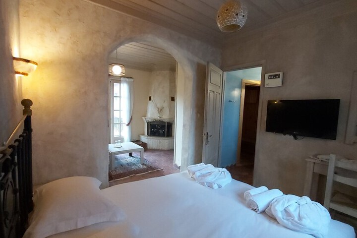 Room 61 of 446