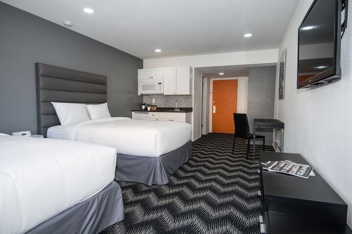 Room 8 of 18