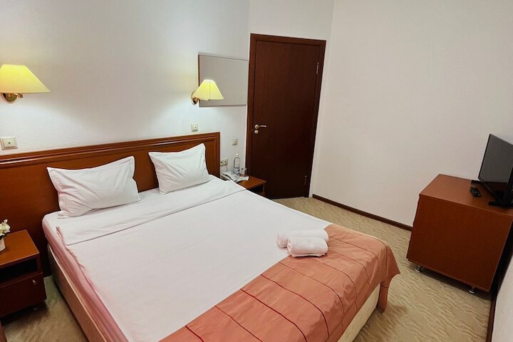 Room 20 of 106