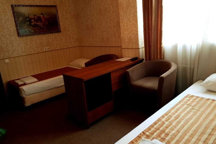 Room 9 of 46