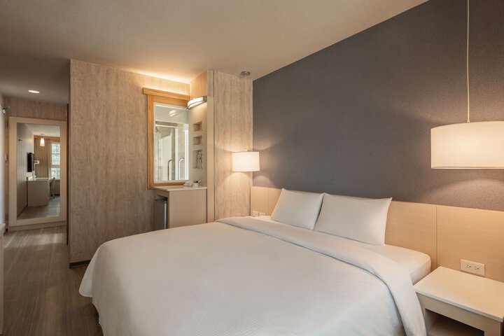 Room 4 of 64