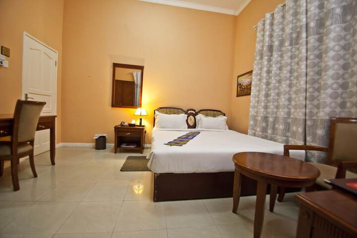 Room 3 of 12