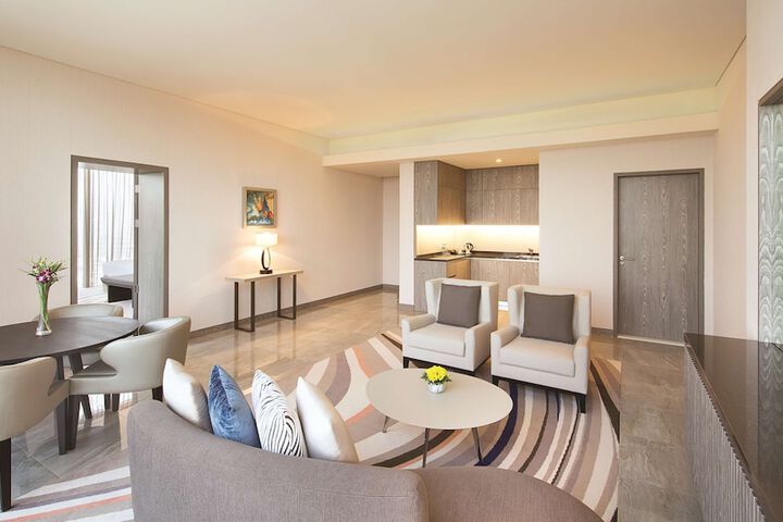 Room 32 of 70