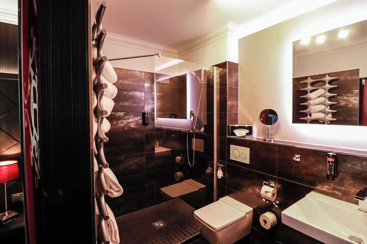 Room 46 of 93