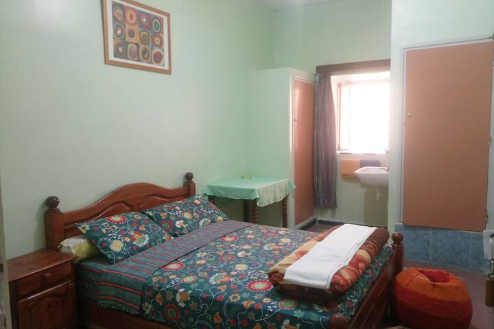 Room 5 of 23