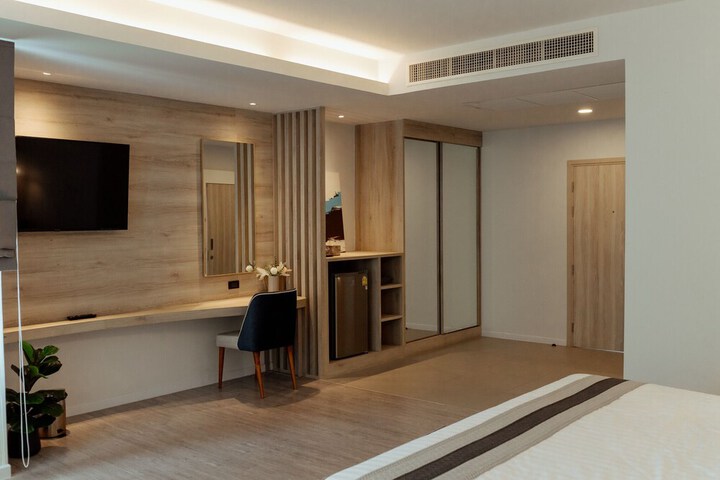 Room 25 of 49