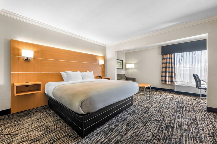 Room 9 of 35