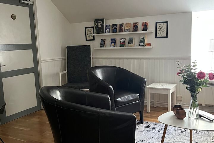 Room 32 of 65