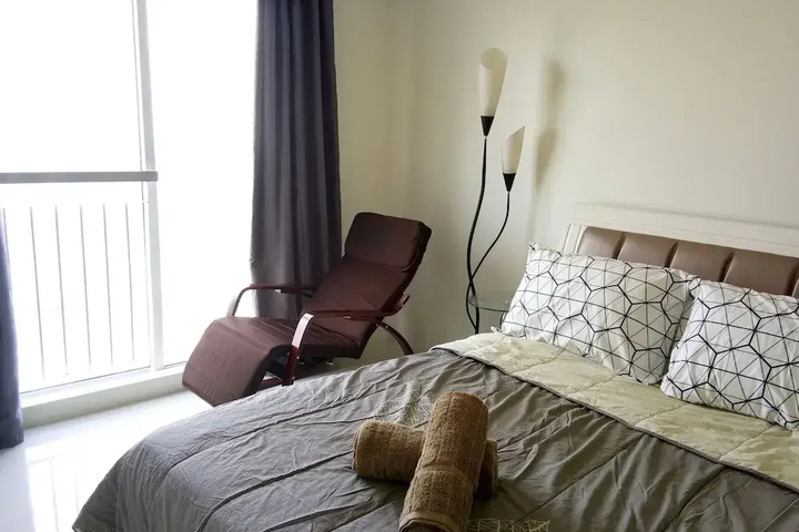 Room 2 of 20