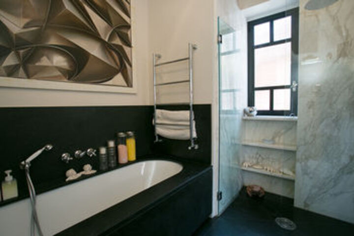 Room 6 of 23