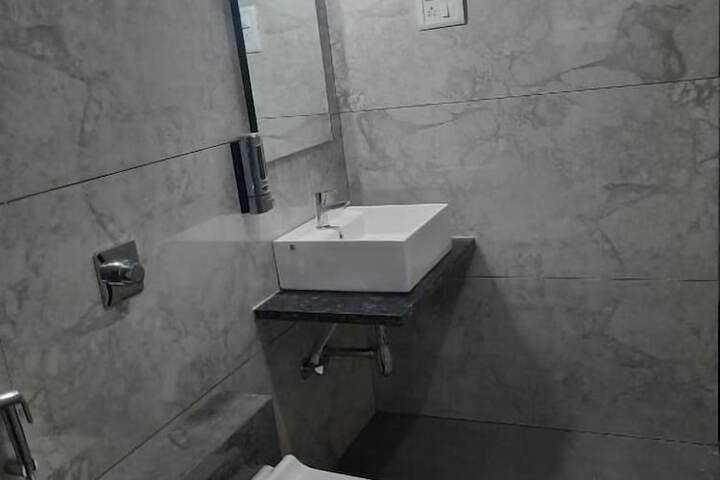 Room 7 of 22