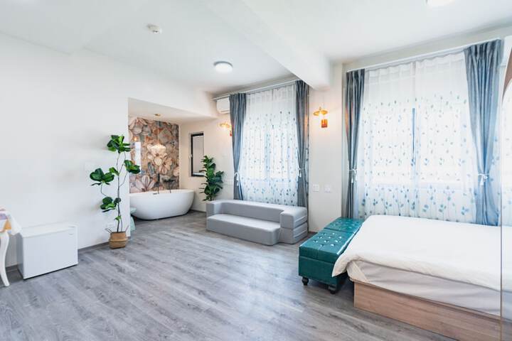 Room 17 of 47