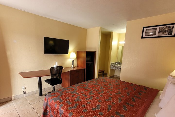 Room 7 of 17