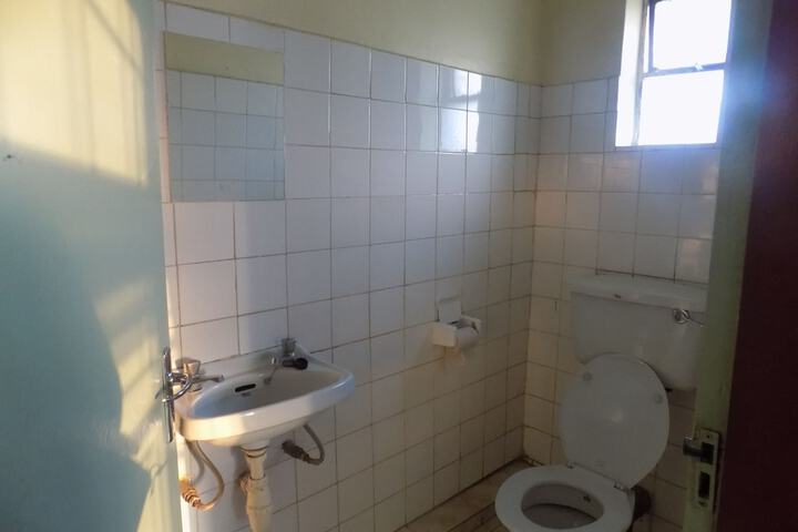 Room 12 of 23