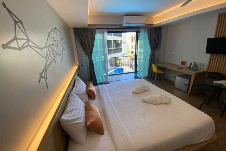 Room 42 of 102