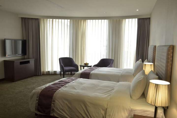 Room 17 of 48