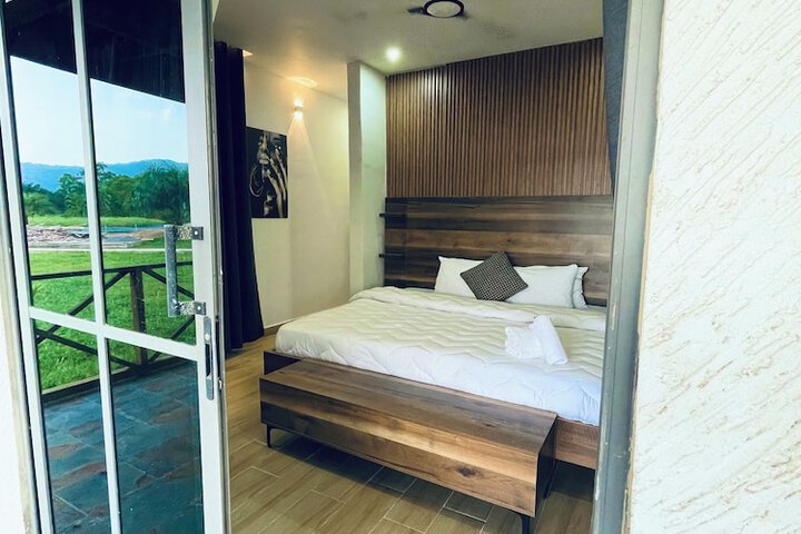 Room 46 of 166