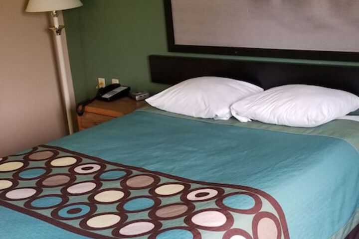 2 Queen Beds (9 of 13)