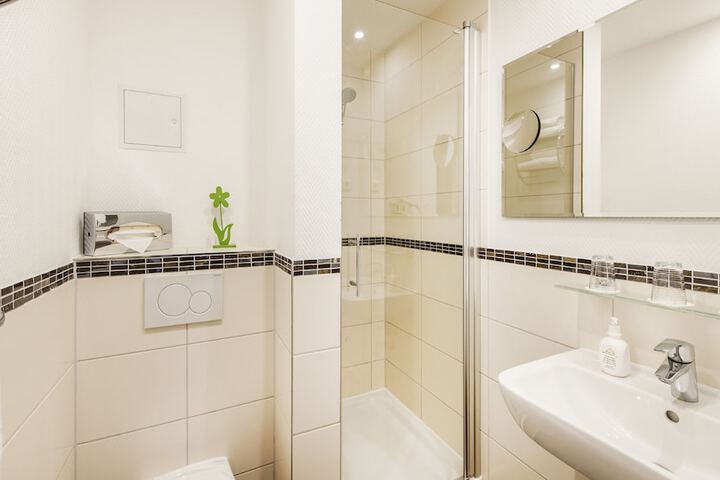 Room 13 of 49