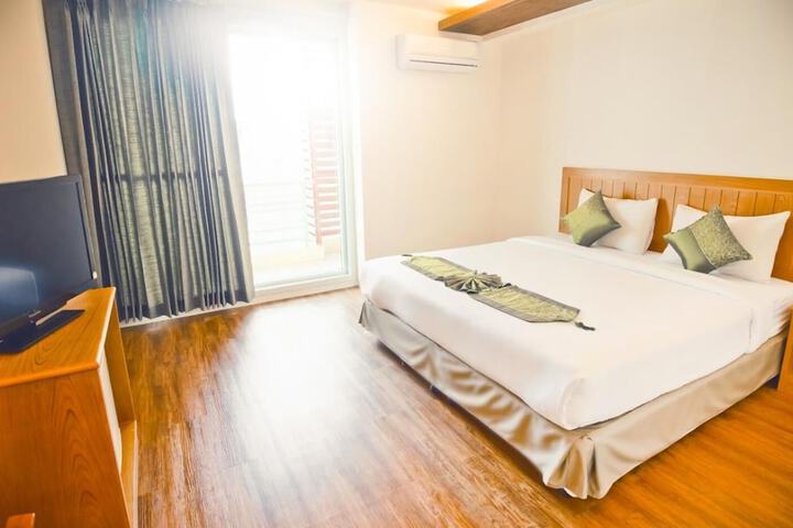 Room 15 of 28