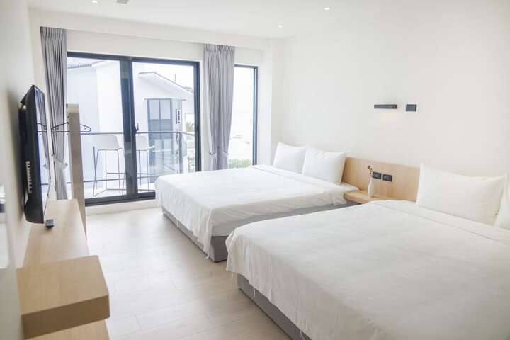 Room 43 of 145