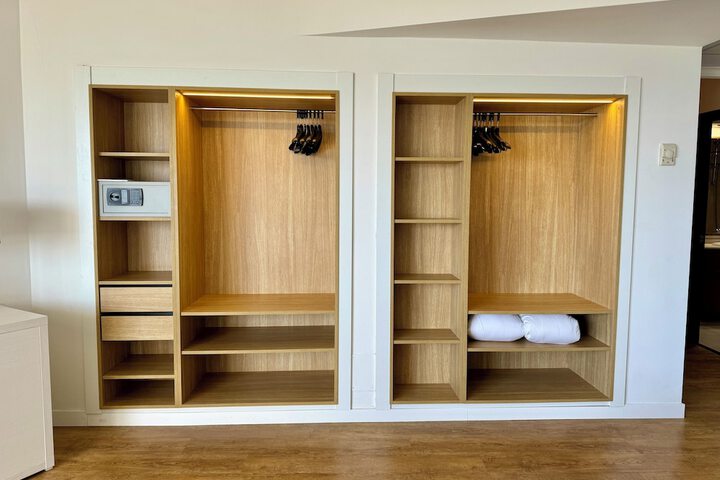 Room 33 of 115