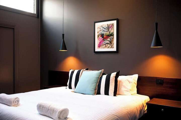 Room 17 of 27