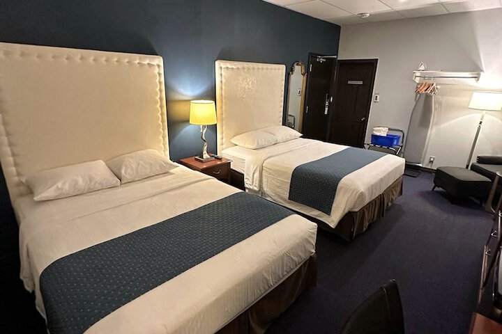 Room 7 of 65