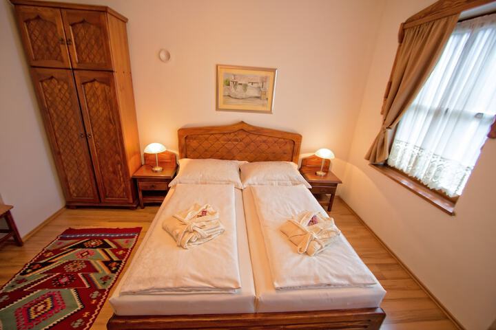 Room 12 of 29
