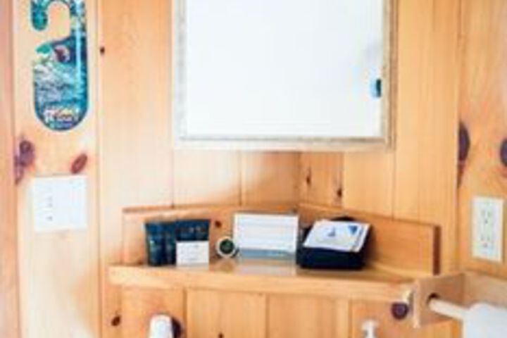 Room 15 of 93