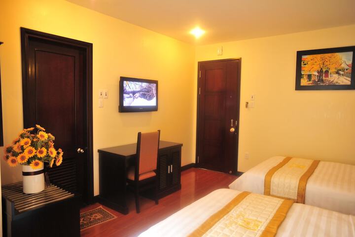 Room 9 of 35