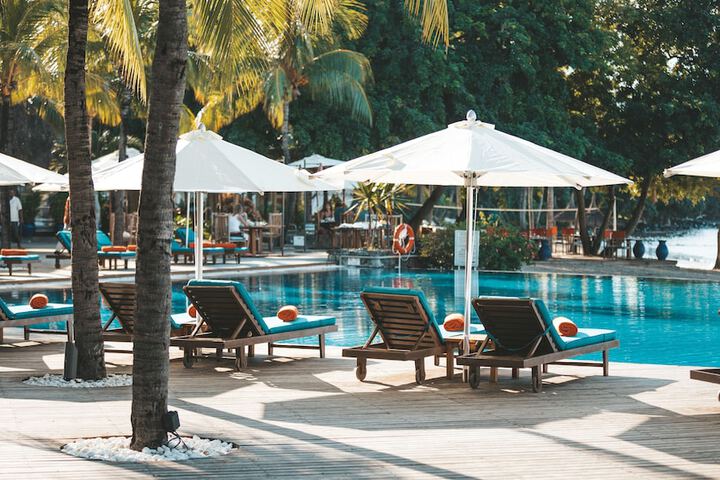 Hotel with Pool