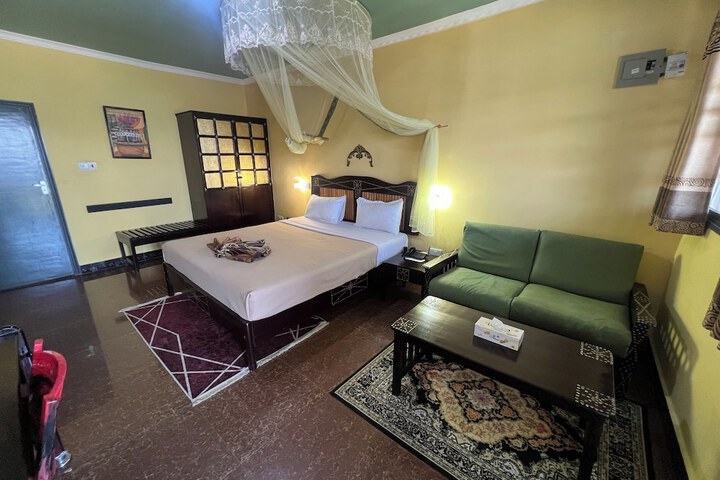 Room 9 of 40