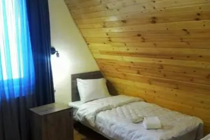 Room 2 of 2