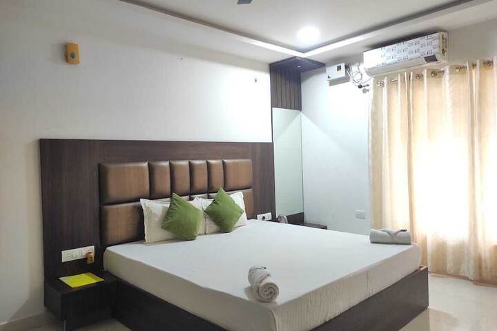 Room 30 of 47