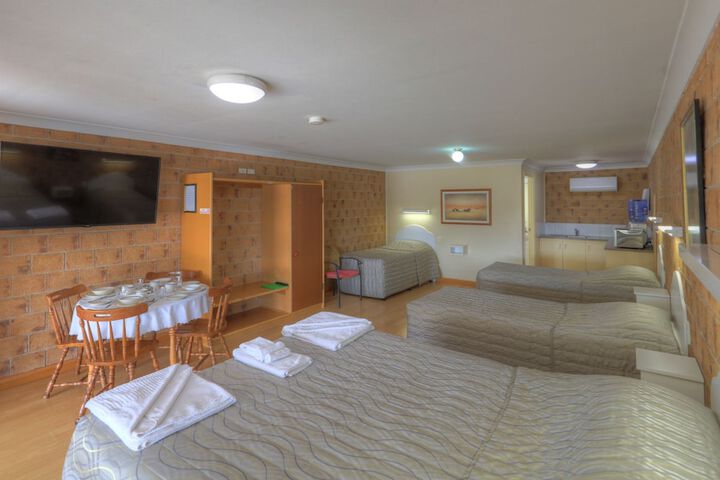 Room 13 of 69