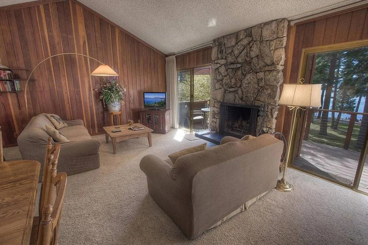 Room 4 of 18