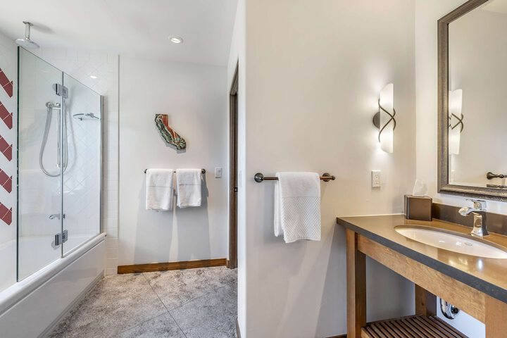 Bathroom shower