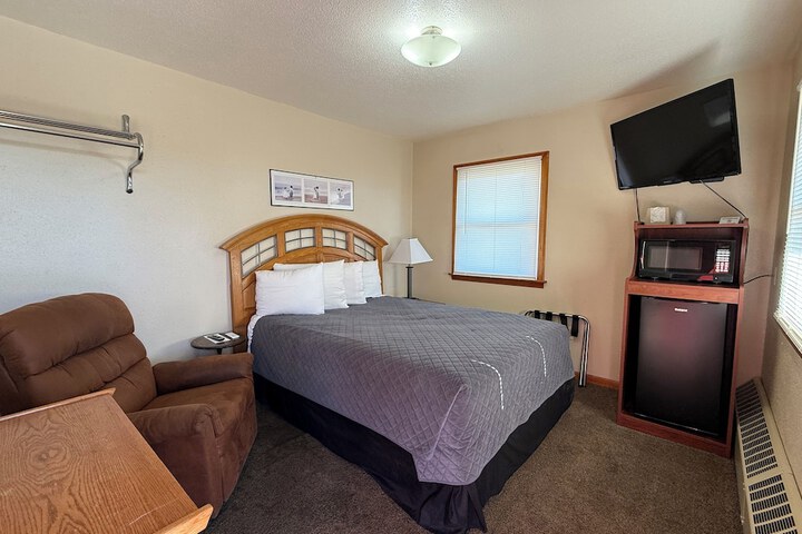 Room 10 of 28
