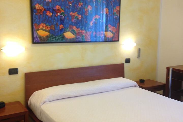 Room 9 of 36