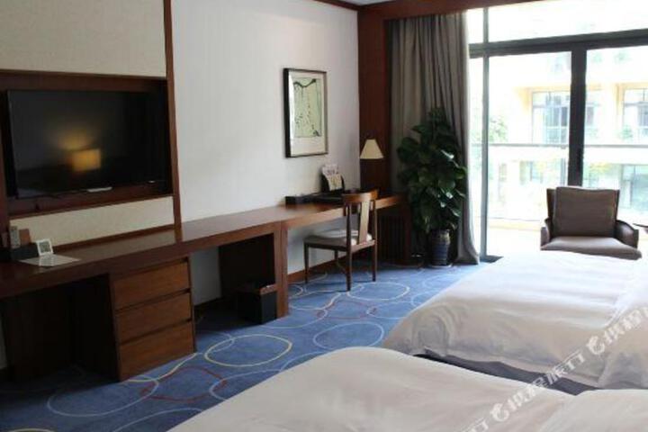 Anning Hot Spring Hotel Conference Center