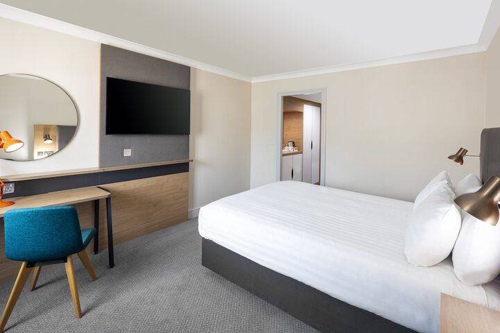 Room 13 of 68